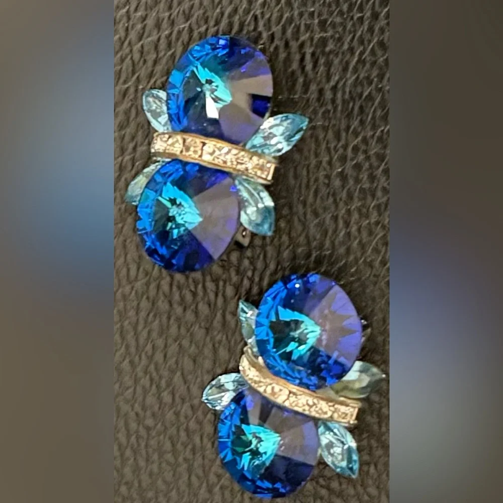Sparkling, Stunning Blue Crystal Butterfly Clip-On Earrings-Gold-Tone Pre-Loved